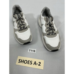 Womans Excellent Condition NOBO Memory Foam Lace Up Sneakers 7 Multicolor